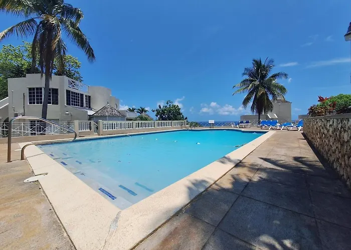 Oceanview! Walk To Town And Beach-payment Required To Reserve Apartamento Ocho Ríos