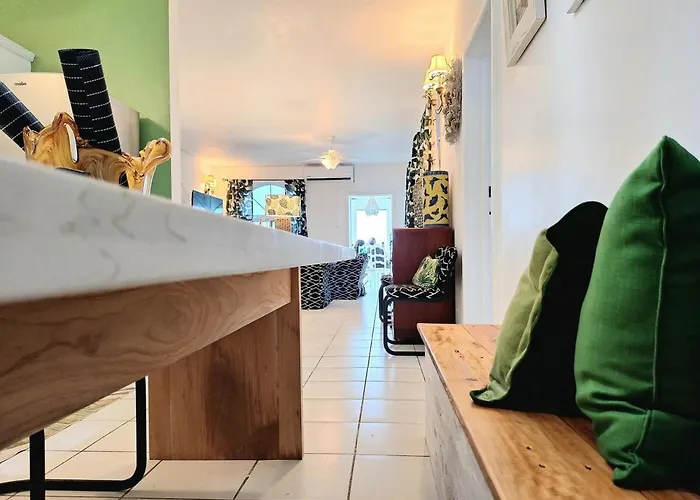 Apartamento Oceanview! Walk To Town And Beach-payment Required To Reserve