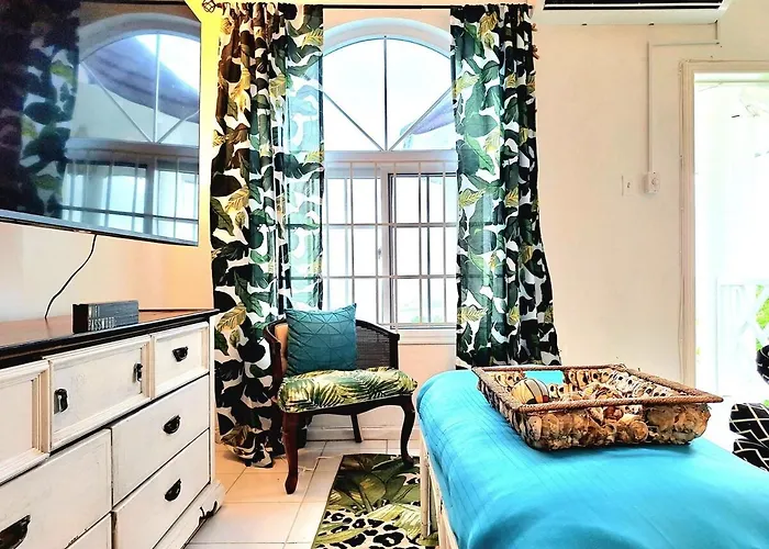Oceanview! Walk To Town And Beach-payment Required To Reserve *