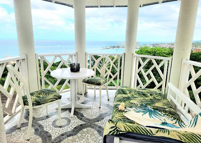 Oceanview! Walk To Town And Beach-payment Required To Reserve * Ocho Ríos