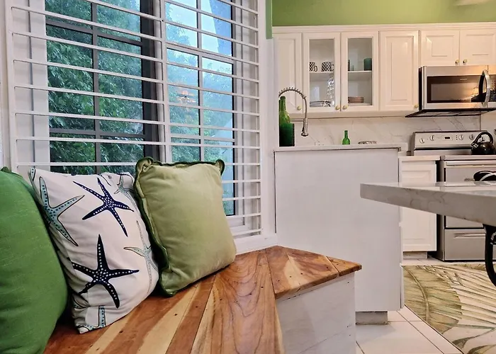 Oceanview! Walk To Town And Beach-payment Required To Reserve *