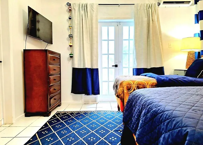 Oceanview! Walk To Town And Beach-payment Required To Reserve