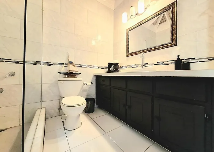 Oceanview! Walk To Town And Beach-payment Required To Reserve Ocho Ríos